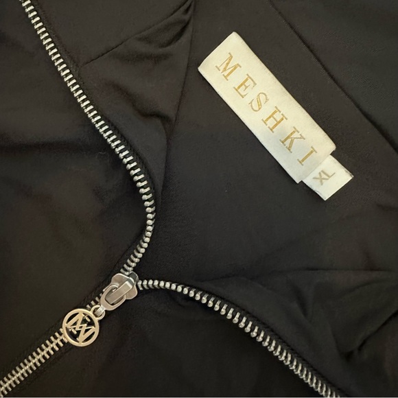 Meshki long sleeve crop top - Picture 4 of 4